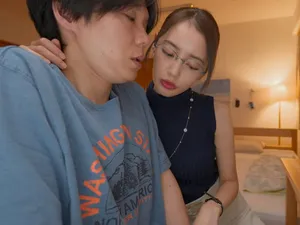 Em gái to nhất, em gái chân dài 180cm, sinh năm 00, trần nhà ham muốn thuần túy, lần này còn mang theo em gái, thân hình hồng hào bị địt đến cực khoái